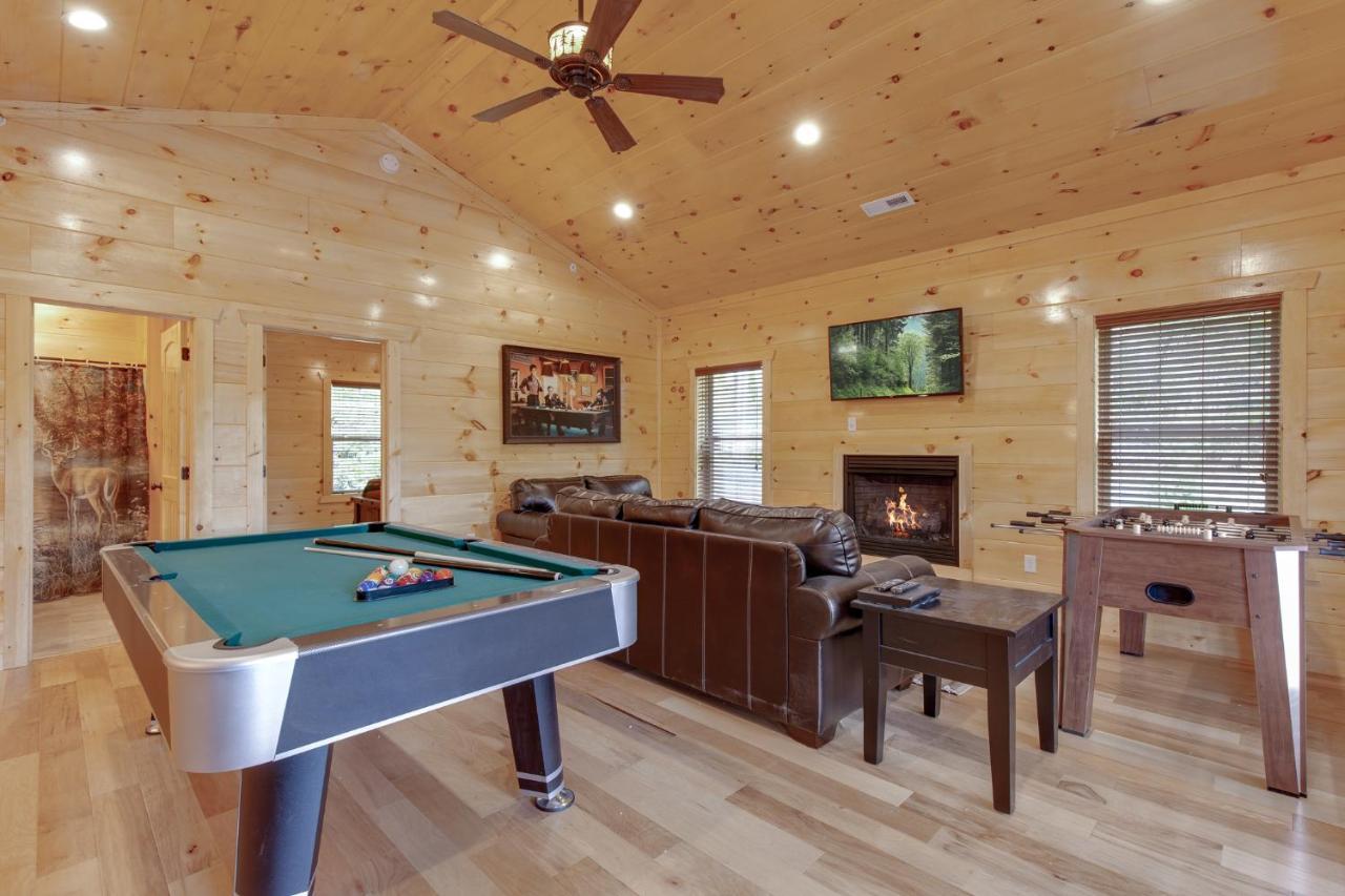 Smoky Mountain Splash, 6 Bedroom, Private Pool, WiFi, Pool Table, Sleeps 18 Gatlinburg Buitenkant foto