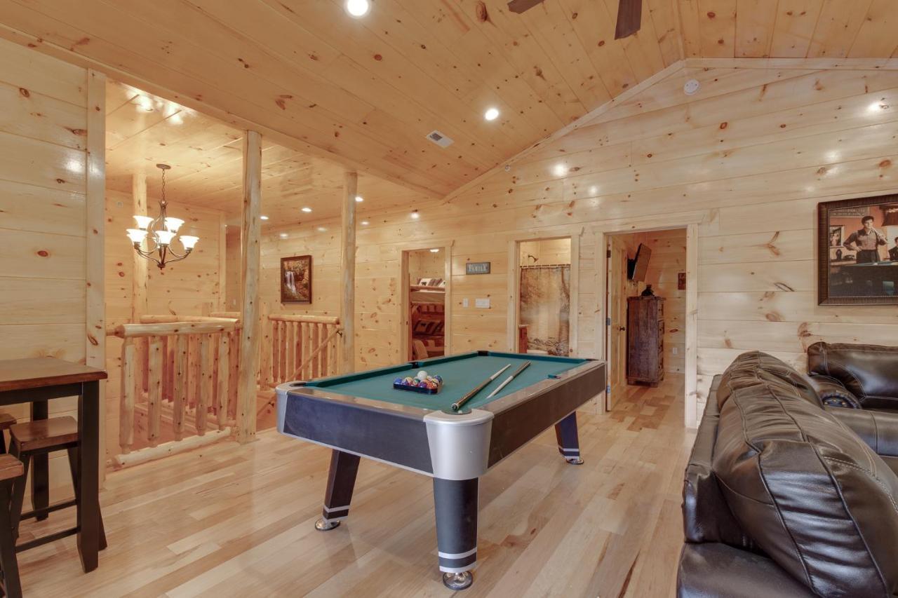 Smoky Mountain Splash, 6 Bedroom, Private Pool, WiFi, Pool Table, Sleeps 18 Gatlinburg Buitenkant foto