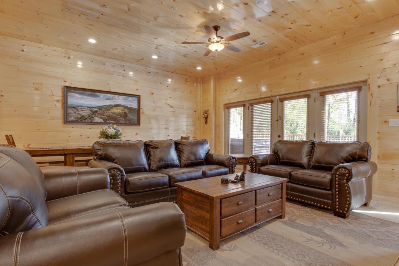 Smoky Mountain Splash, 6 Bedroom, Private Pool, WiFi, Pool Table, Sleeps 18 Gatlinburg Buitenkant foto