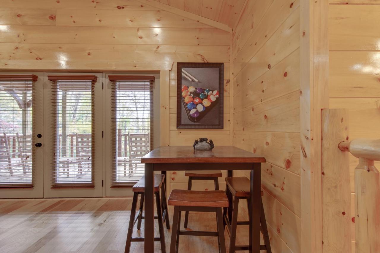 Smoky Mountain Splash, 6 Bedroom, Private Pool, WiFi, Pool Table, Sleeps 18 Gatlinburg Buitenkant foto