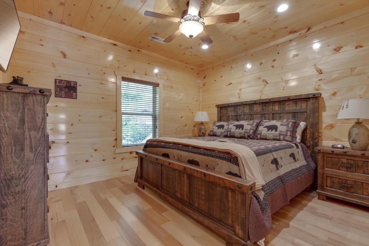 Smoky Mountain Splash, 6 Bedroom, Private Pool, WiFi, Pool Table, Sleeps 18 Gatlinburg Buitenkant foto