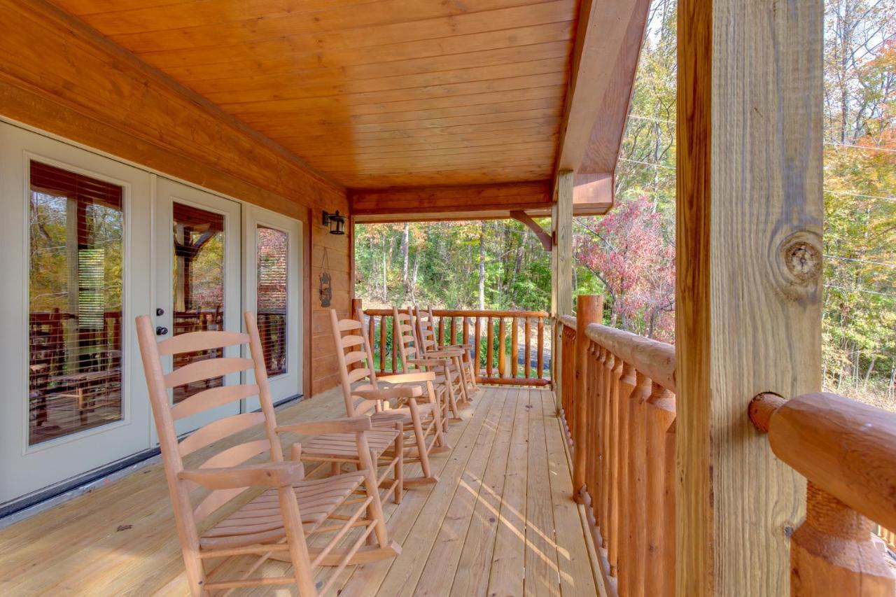 Smoky Mountain Splash, 6 Bedroom, Private Pool, WiFi, Pool Table, Sleeps 18 Gatlinburg Buitenkant foto
