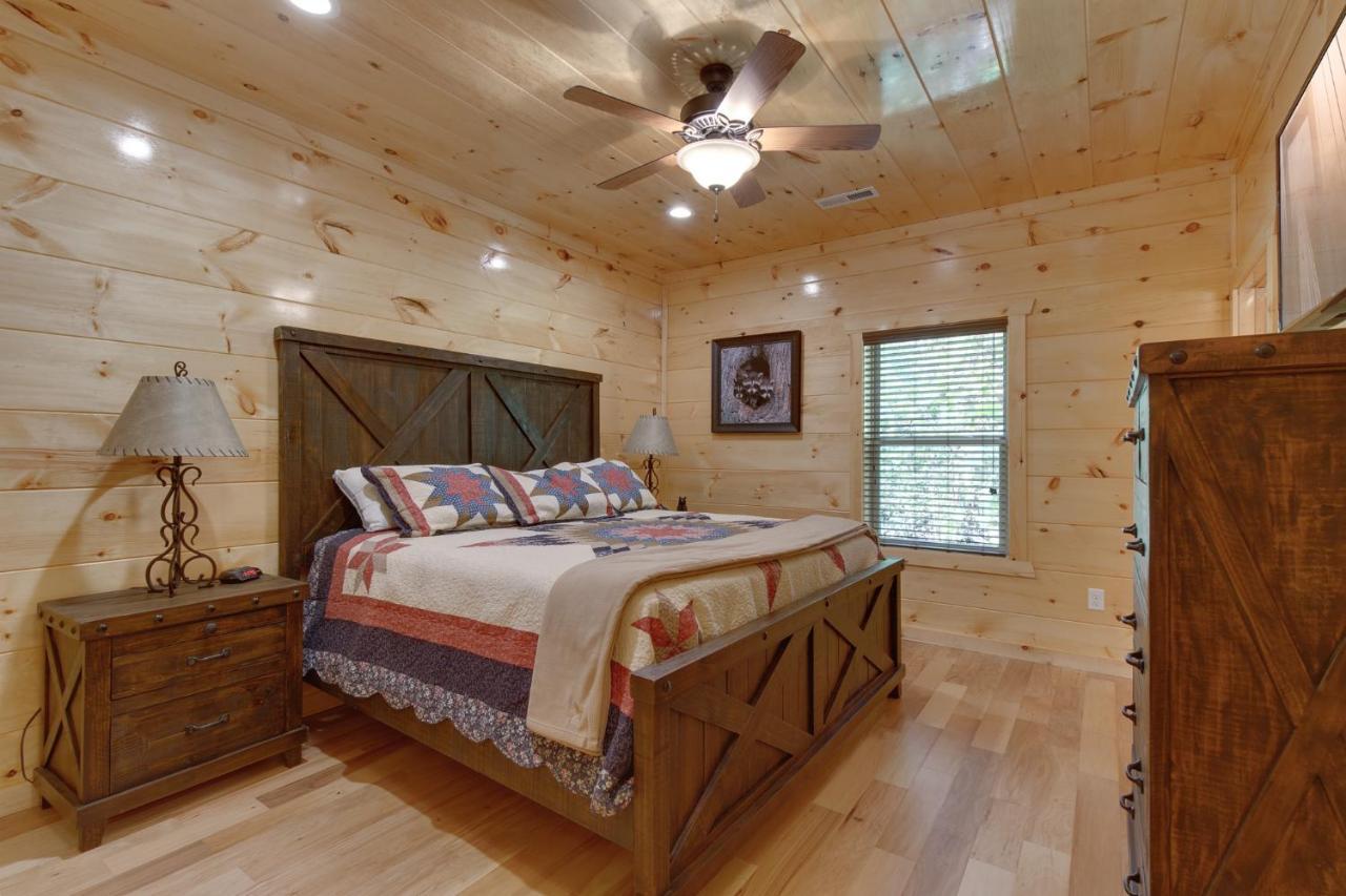 Smoky Mountain Splash, 6 Bedroom, Private Pool, WiFi, Pool Table, Sleeps 18 Gatlinburg Buitenkant foto