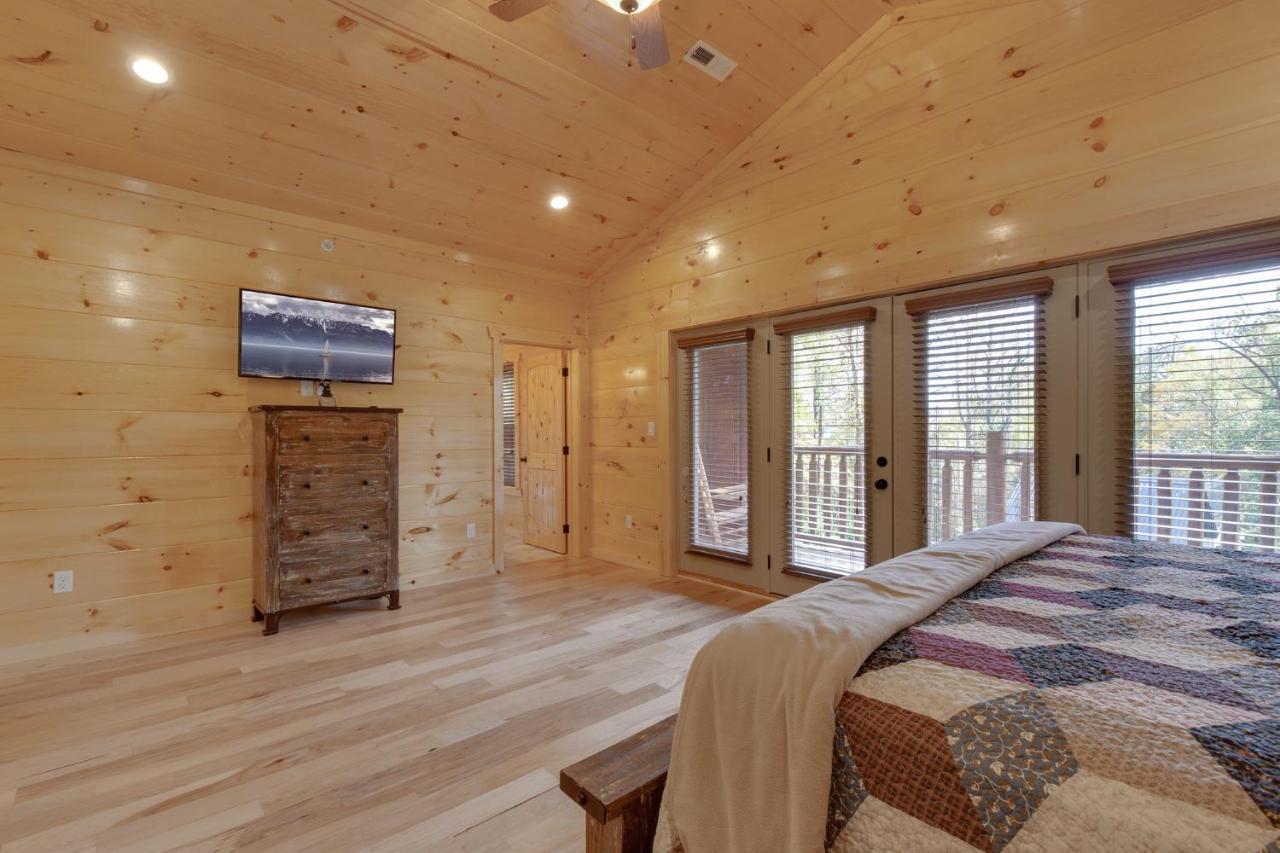 Smoky Mountain Splash, 6 Bedroom, Private Pool, WiFi, Pool Table, Sleeps 18 Gatlinburg Buitenkant foto