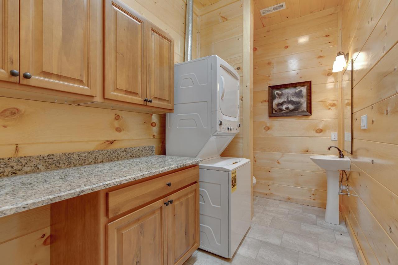 Smoky Mountain Splash, 6 Bedroom, Private Pool, WiFi, Pool Table, Sleeps 18 Gatlinburg Buitenkant foto