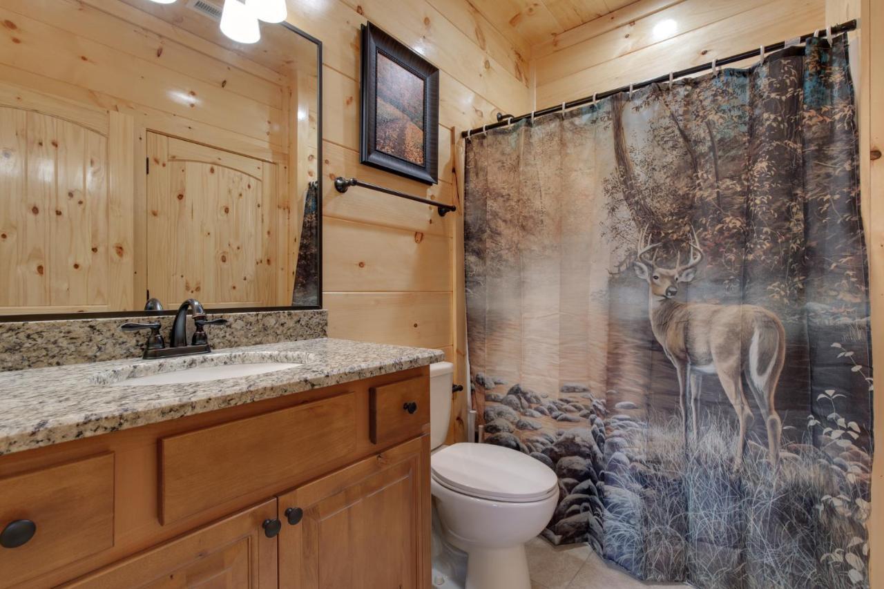 Smoky Mountain Splash, 6 Bedroom, Private Pool, WiFi, Pool Table, Sleeps 18 Gatlinburg Buitenkant foto