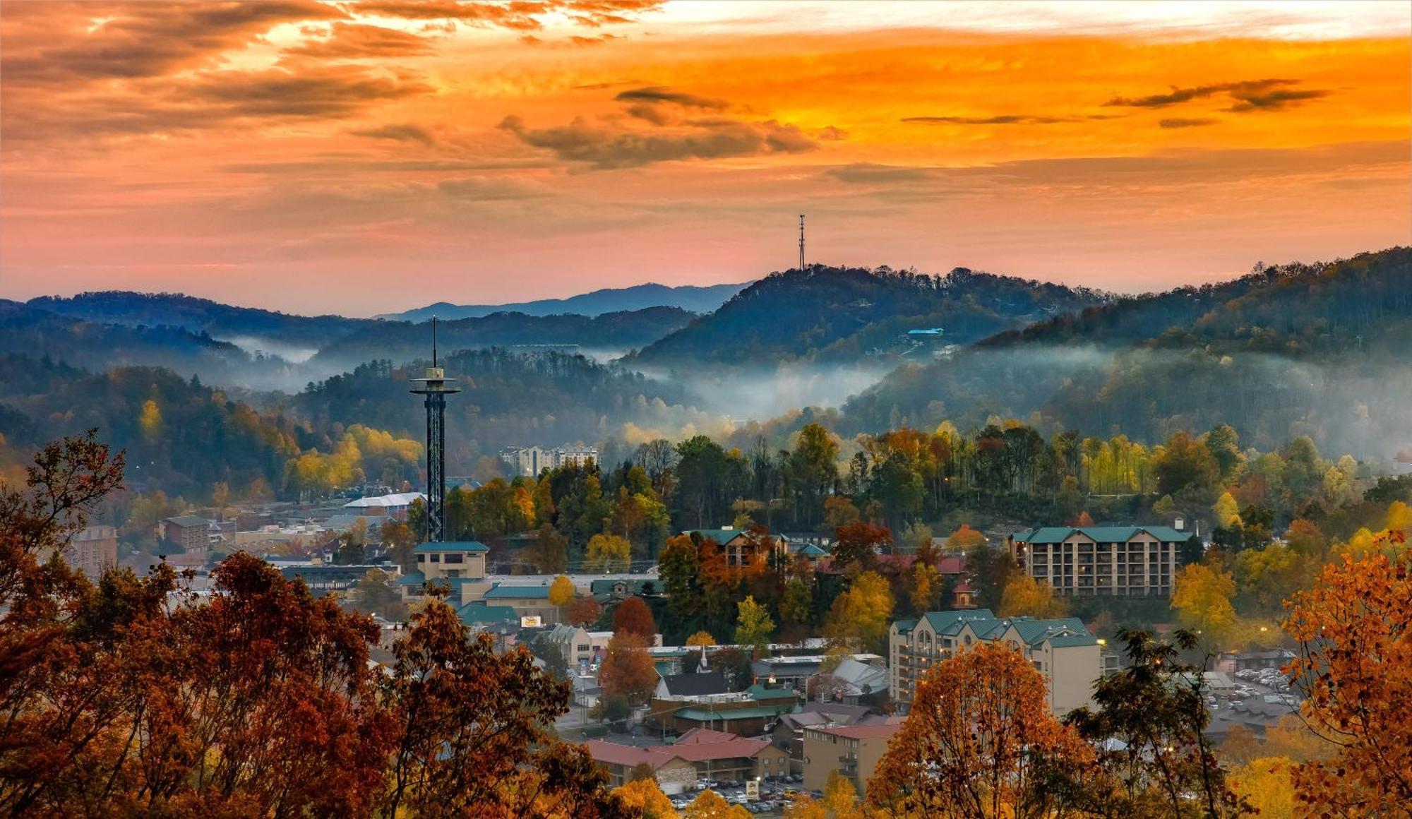Smoky Mountain Splash, 6 Bedroom, Private Pool, WiFi, Pool Table, Sleeps 18 Gatlinburg Buitenkant foto